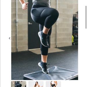 Black light and tight capris